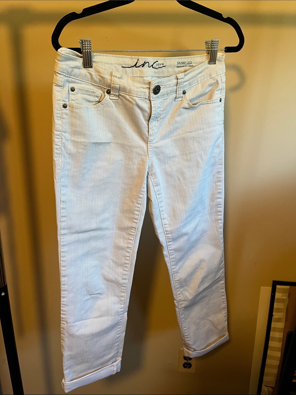 INC International Concepts White Cropped Skinny Jeans